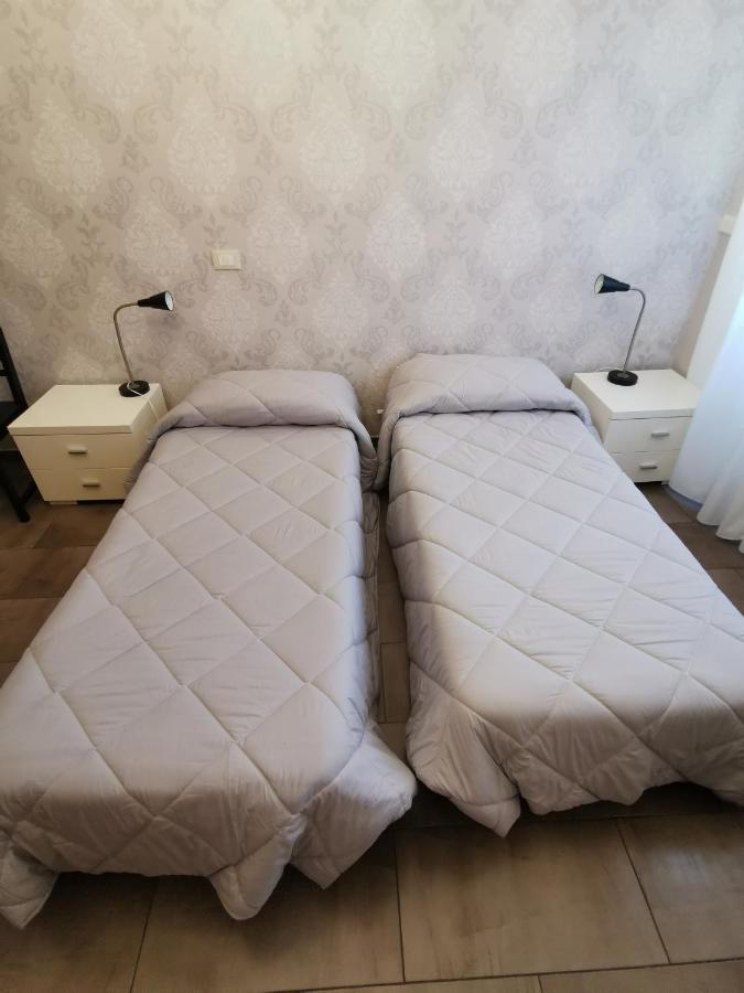 Bed And Breakfast Piramide Rome Bagian luar foto